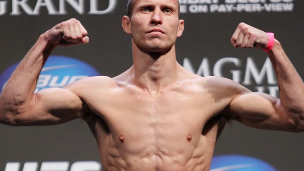 Donald-Cerrone-v-Alexander-Hernandez-UFC-MMA-min