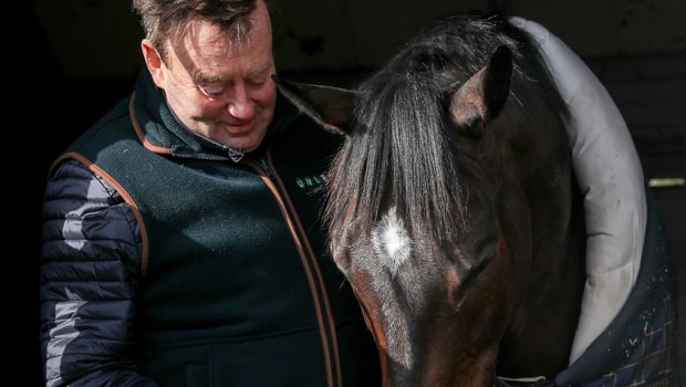 Nicky-Henderson-and-Altior-Horse-Racing-min