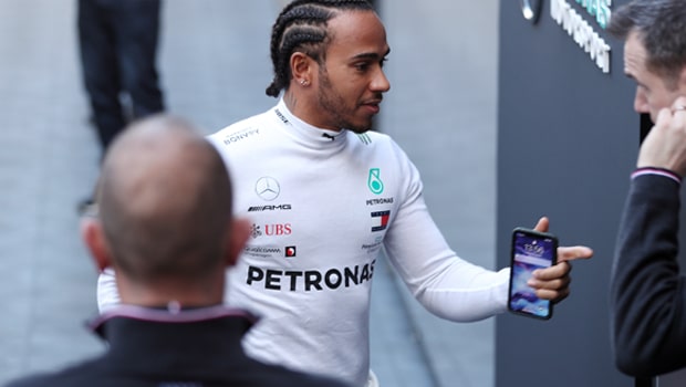 Lewis-Hamilton-F1-Bahrain-Grand-Prix-min