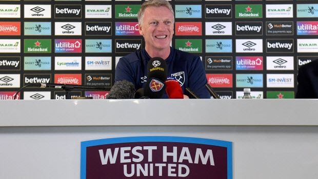 Moyes returns for salvage mission