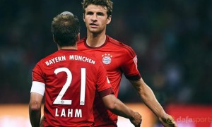 Philipp Lahm confident Thomas Muller will stay at Bayern Munich