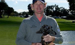 Brandt Snedeker wins Farmers Insurance Open