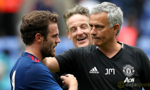 Man-United-Jose-Mourinho-and-Juan-Mata