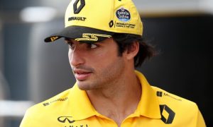 Carlos-Sainz-F1-Renault-Hungarian-Grand-Prix-min