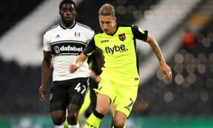 Fulham-striker-Aboubakar-Kamara-min