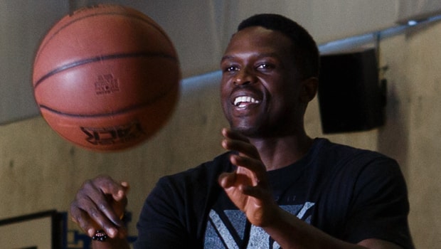 Luol-Deng-Basketball-LA-Lakers-min