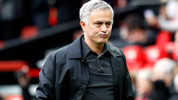 Jose-Mourinho-Manchester-United-League-Cup-min