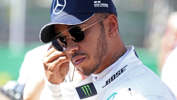 Lewis-Hamilton-Formula-1-Singapore-Grand-Prix-min