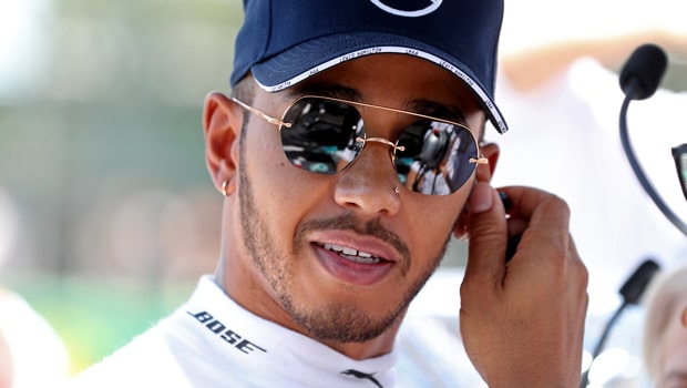 Lewis-Hamilton-Formula-1-min