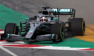 Lewis-Hamilton-F1-Azerbaijan-Grand-Prix-min